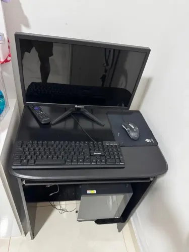 Vende-se computador seminovo.