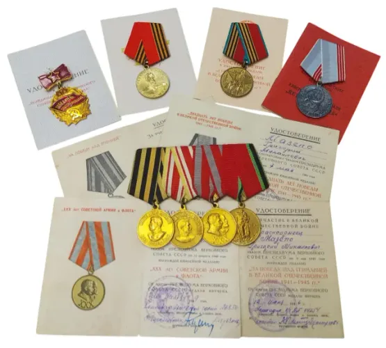 Antigas Medalhas Soviéticas Veterano 2ª Guerra Mundial - Vitória sobre o Japão