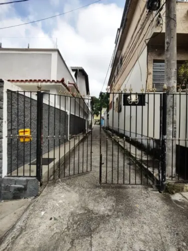 Venda casa de vila 2 quartos garagem privativa Rua Santos Moreira 89 - Santa Rosa, Niterói