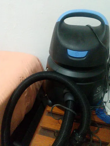 Aspirador de pó e água 