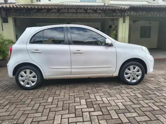 Nissan March SV 1.6 16V Flex Fuel 2014