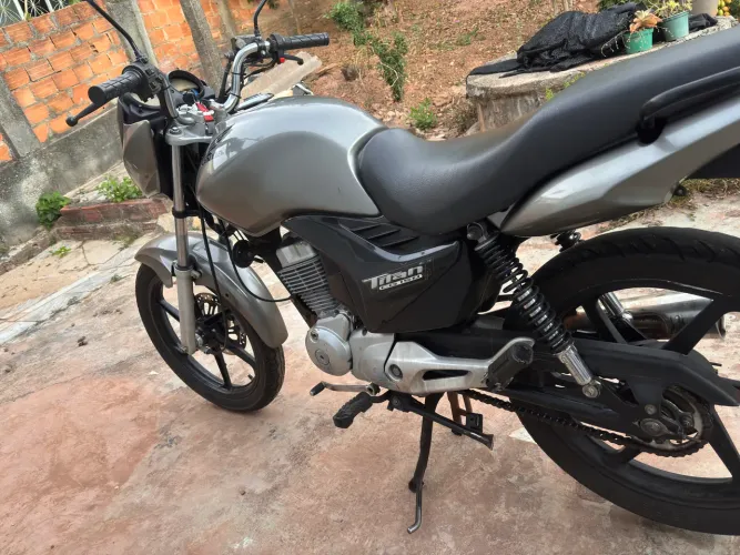 Titan 2010 prata
