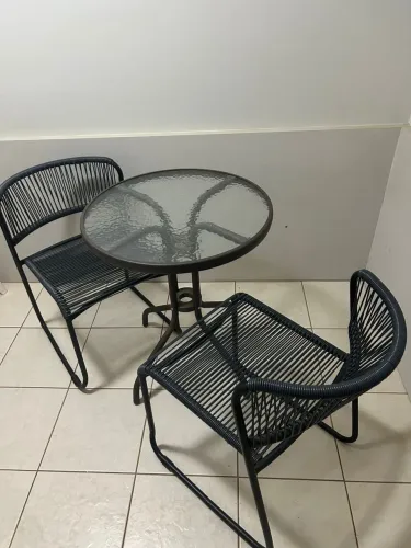 Mesa de Vidro + 2 Cadeiras