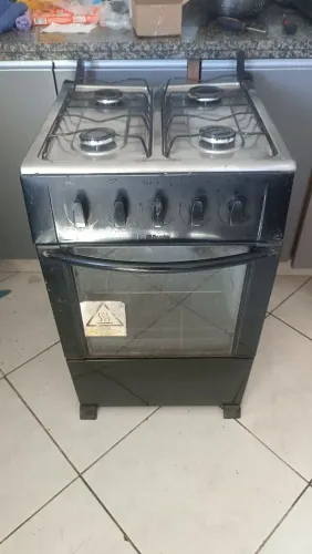 Fogão com 4 bocas novas TORRO !