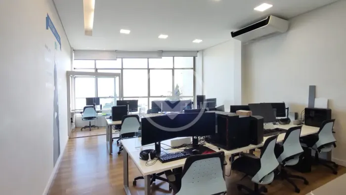 Sala comercial com 75,76m² com 2 vagas, à venda no Estoril codigo: 63902