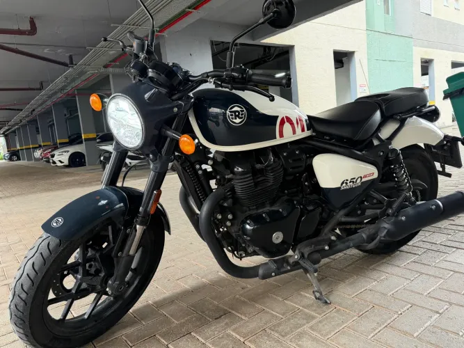 Royal Enfield ShotGun 650 Stencil White novíssima
