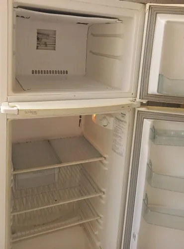 Vendo uma geladeira brastemp