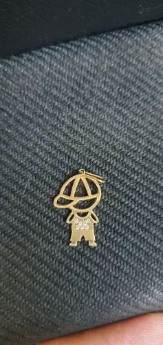Pingente de menino 18k