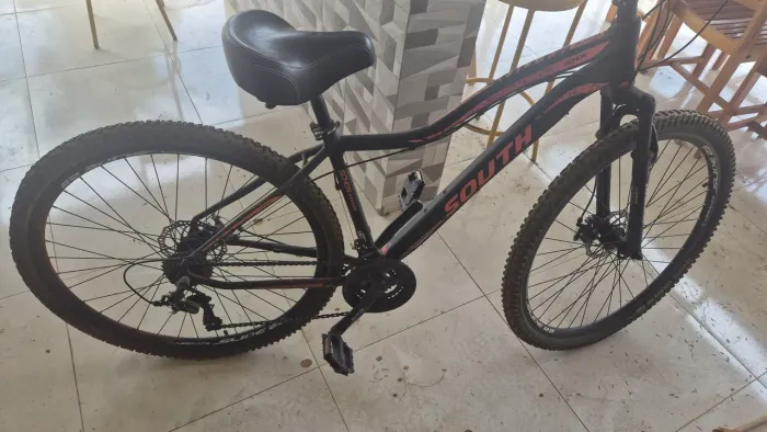 Bicicleta de marcha seminova