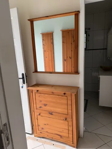 Sapateira espelho e porta casaco