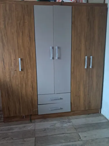 Guarda roupa 6 portas 2 gavetas
