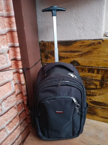 Mochila Sestini com rodinhas e puxador
