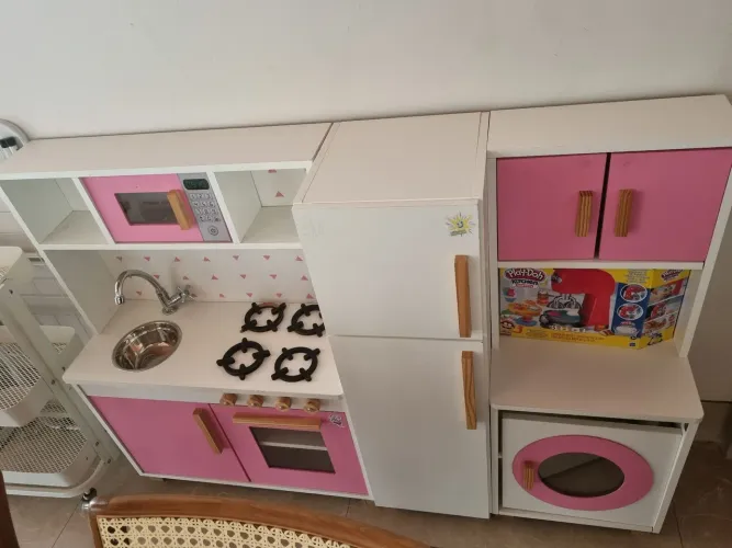 Cozinha infantil de madeira