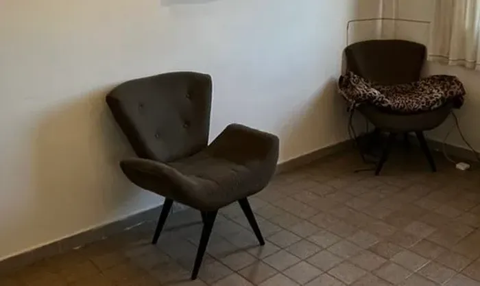 2 poltronas marrom