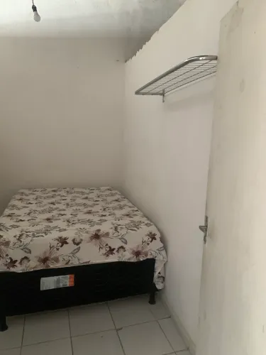 Quarto mobiliado para estudantes no centro