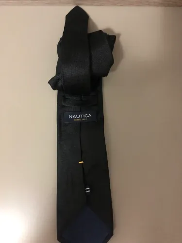 Gravata preta Náutica comprada nos EUA