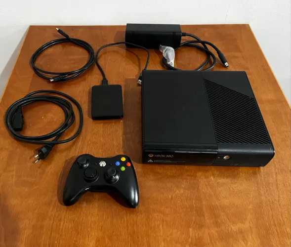 Xbox 360 Super Slim Desbloqueado RGH 3.0 HD 1Tb
