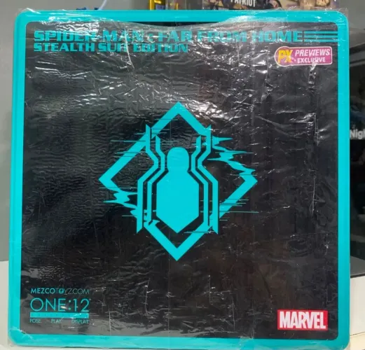 HOMEM ARANHA BLACK SUIT FAR FROM HOME (MEZCO)