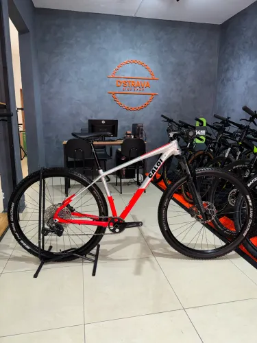 Bicicleta Caloi Elite 2022 tamanho 17 impecável 