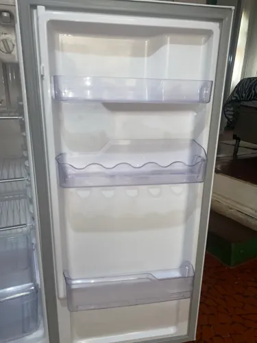 Geladeira Electrolux 260L (56L do freezer)