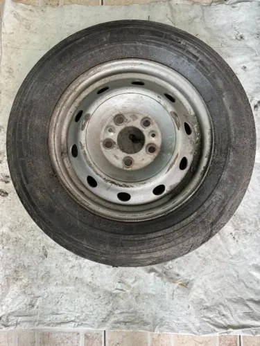 roda/pneus aro 15 fiat ducato original pneus sucata