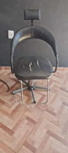 ? VENDO LAVATÓRIO E CADEIRA PARA SALÃO DE BELEZA ?