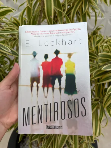 Vendo livro mentirosos - E. Lockhart