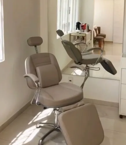 Cadeira de maquiagem e cabelo