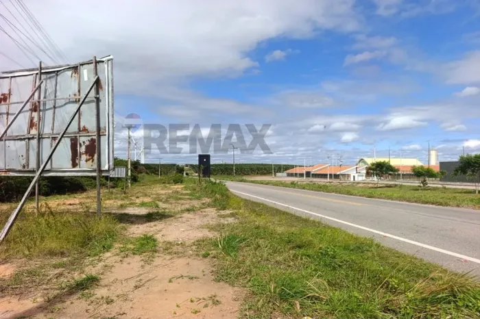 VENDE SE TERRENO DE FRENTE A ESCOLA A ESCOLA PROFISSIONALIZANTE JOSÉ RIBEIRO DAMASCENO