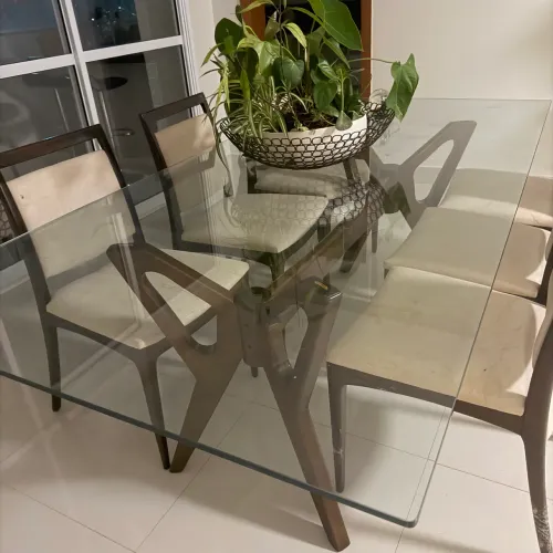 Mesa com cadeiras