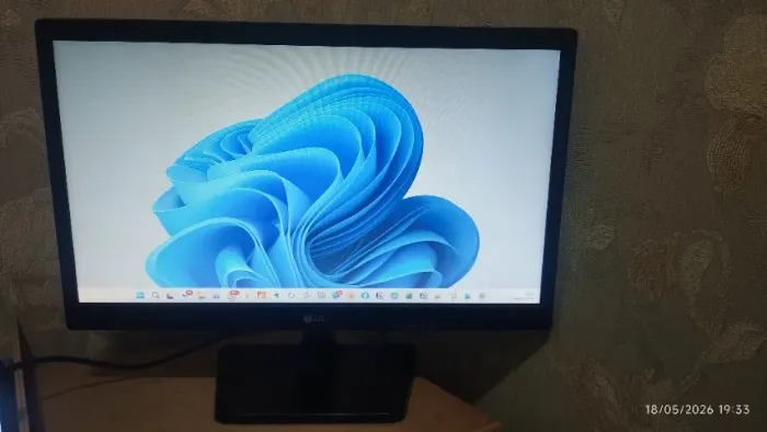 Monitor LED LG 19,5 Polegadas - Perfeito Estado