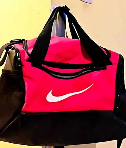 Bolsa Nike Brasilia - 25 litros rosa