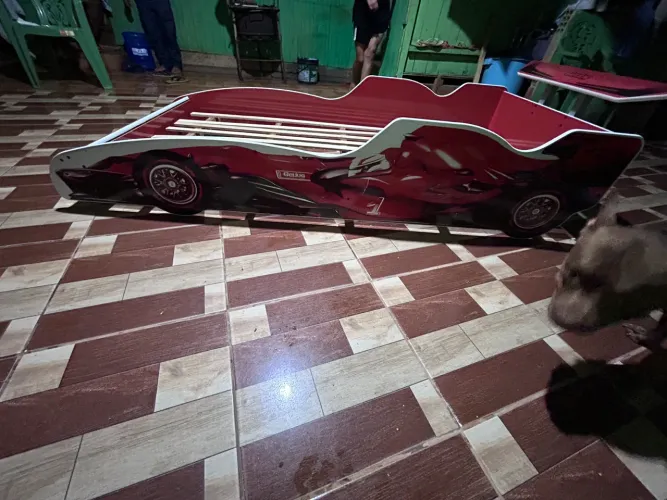 Vendo uma cama de solteiro infatil