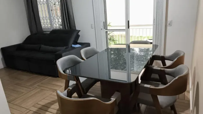 Mesa de Jantar 6 Lugares com Vidro e Poltronas
