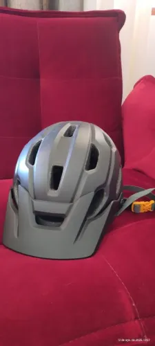 Capacete Giro modelo Source tamanho M