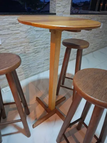 Bistro + 3 banquetes de bar altas