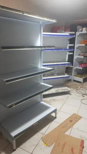 Gondola Prateleira Kit com 5 peças - R$ 2.600 ou R$ 550 cada