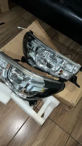 Farol da Hilux original 