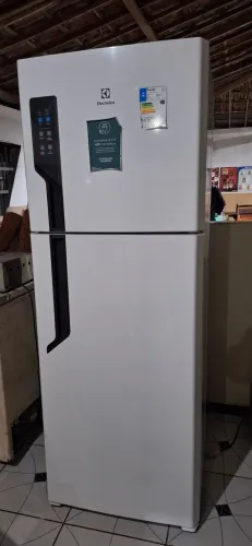 Geladeira eletrolux frost free inverte 474L 220v