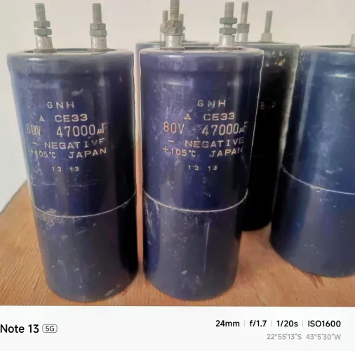 Capacitores eletroliticos de 47 000uF x 80v