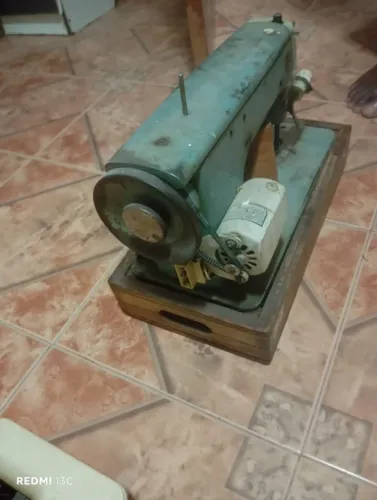 Máquina De Costura Zig Zag Singer 667