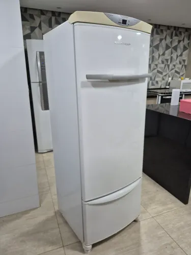 Geladeira Brastemp 360l, superconservada.