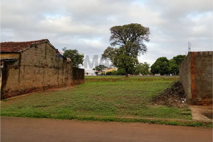 "Terreno 200m² no Jardim Santa Cecília, Andradina"