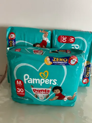 3 pacotes Fralda Pampers pants M