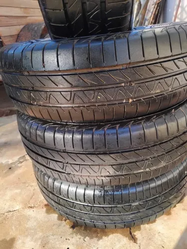 Pneus seminovos Strada - só 2.000 km - R$ 380 cada