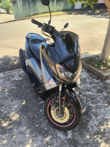 Nmax 160 moto top só andar.