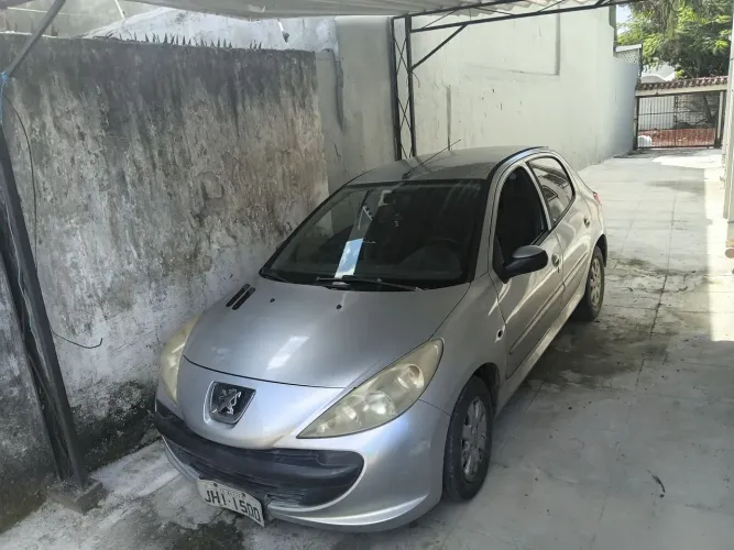Peugeot 207 XR 1.4 Flex 8V 5P 2010