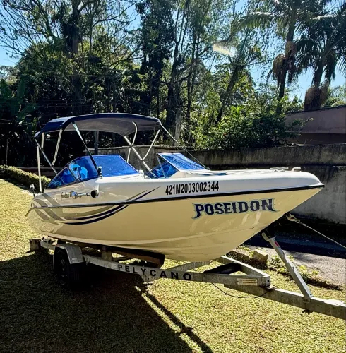 Lancha focker 180 impecável, motor envirude 115hp com apenas 250hs