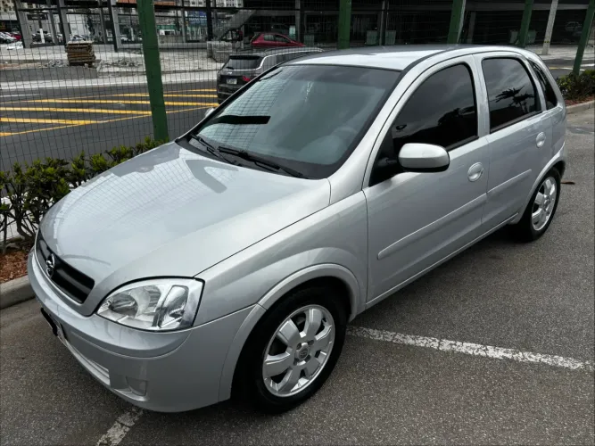Chevrolet Corsa Hatchback 1.8 MPFI 8V 102cv 5P 2003