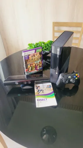 Vídeo game XBox 360 Super Slim + Kinect + jogos